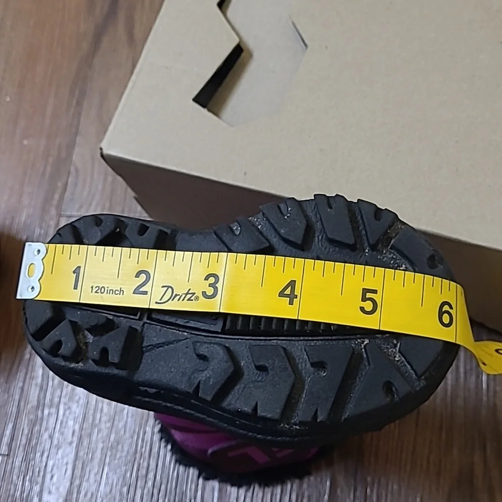 Sorel Kids' Black and Purple Winter Boots used‎ good condition for girl,s.